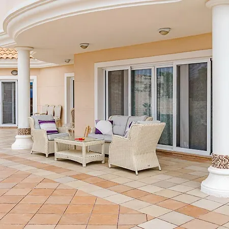 Buenavista Family With Private Heated Pool Garden Parking
