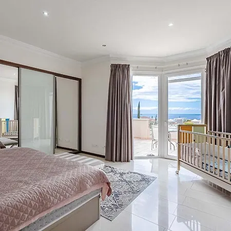 Buenavista Family With Private Heated Pool Garden Parking *
